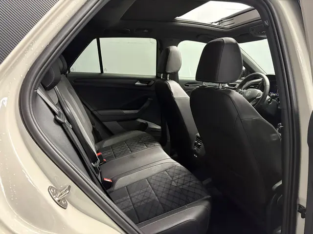 Volkswagen T-Roc 1.5 TSI R-Line PANO 2025 2025 Benzine 13