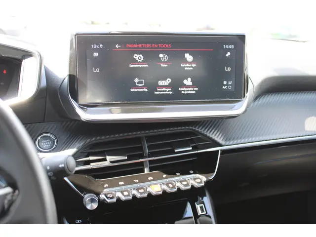 Peugeot 2008 1.2 PT AUTOMAAT ALLURE PACK 2022 Benzine 18