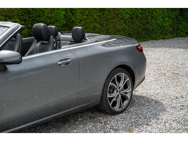 Mercedes-Benz E-Klasse Cabrio 200e 4MATIC 2021 Benzine 30