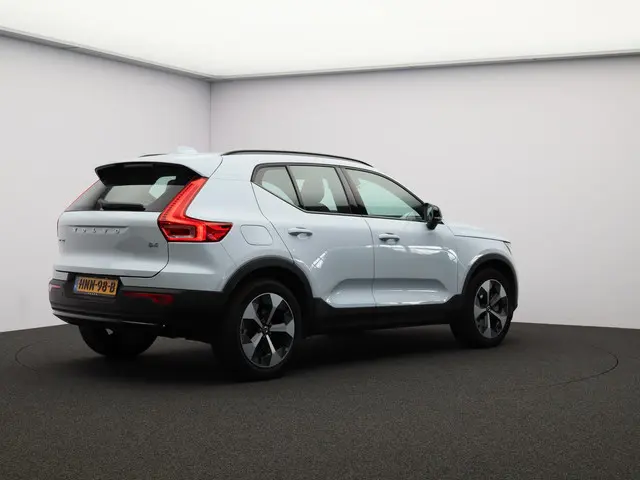 Volvo XC40 2.0 B4 Plus Dark 2025 Benzine 2