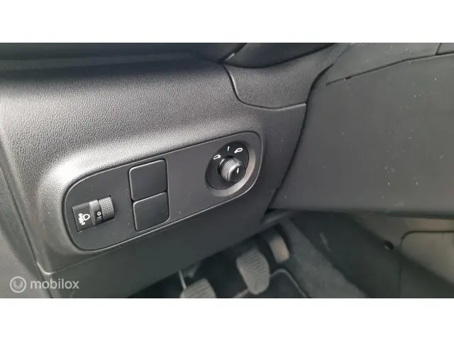 Citroën C3 1.2 PureTech Plus 2024 Benzine 28