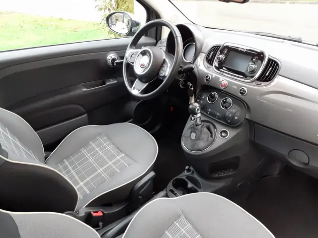 Fiat 500 1.2 Lounge *airco*pano*NAVI*PDC achter* 2016 Benzine 12