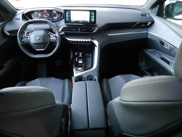Peugeot 5008 1.2 Hybrid Allure Pack Business 2023 Benzine 7