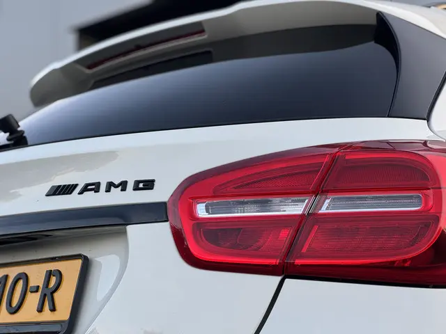 Mercedes-Benz GLA AMG 45 4MATIC 2014 Benzine 13