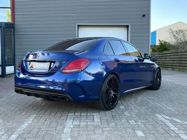 Mercedes-Benz C-Klasse 63 AMG 2017 Benzine 5