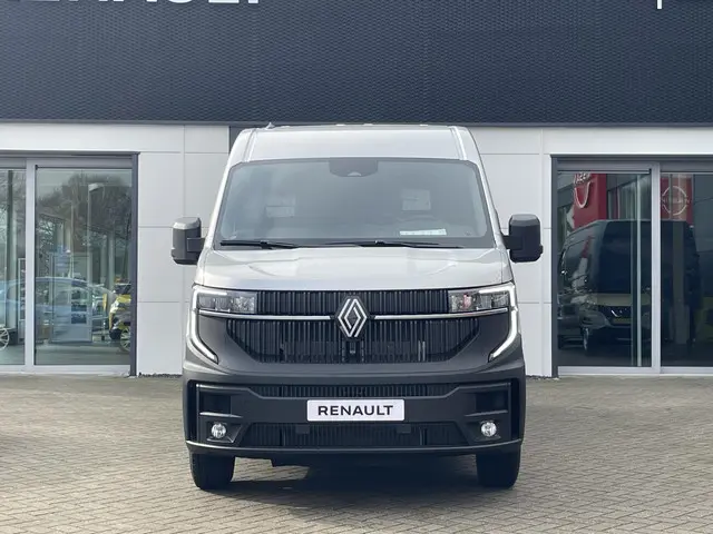 Renault Master T35 2.0 dCi 130 L2H2 Advance 2024 Diesel 14