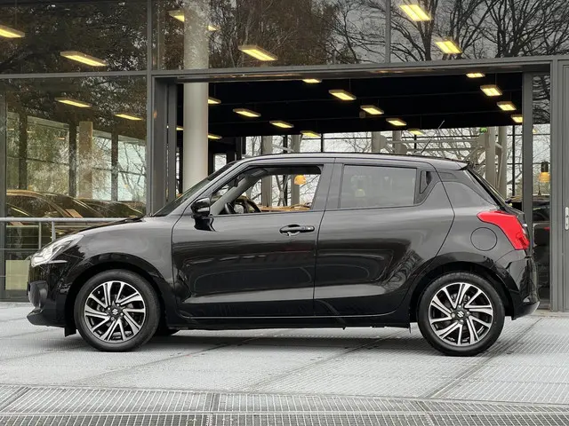 Suzuki Swift 1.2 Style Smart Hybrid 2022 Benzine 16