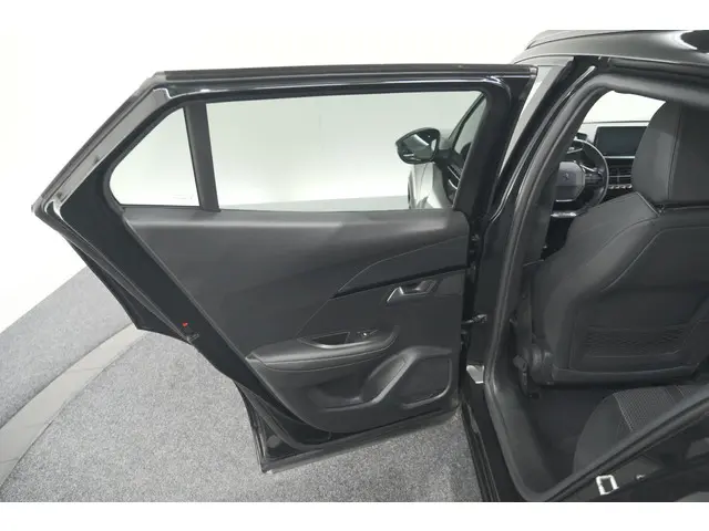 Peugeot 2008 PureTech 130 GT-Line 2020 Benzine 63