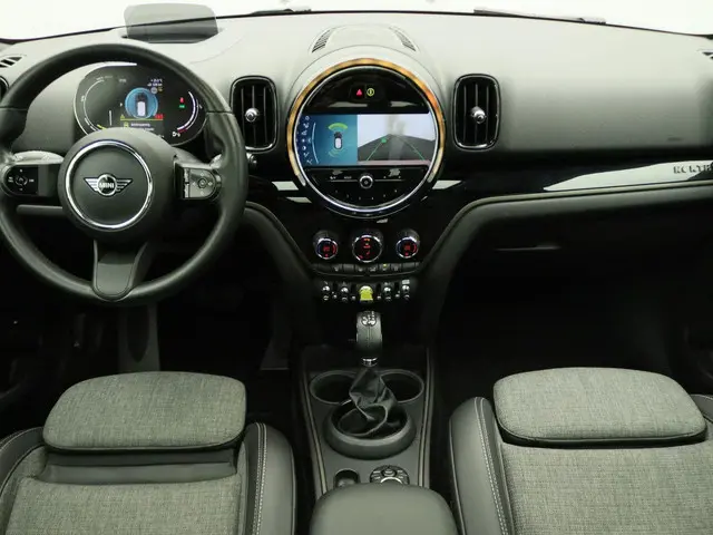 MINI Countryman Cooper S E ALL4 2022 Hybride Benzine 32