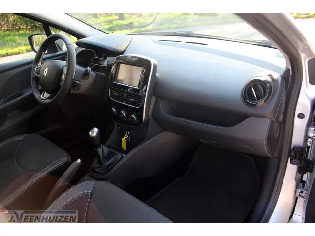 Renault Clio Estate 0.9 TCe Zen 2017 Benzine 12