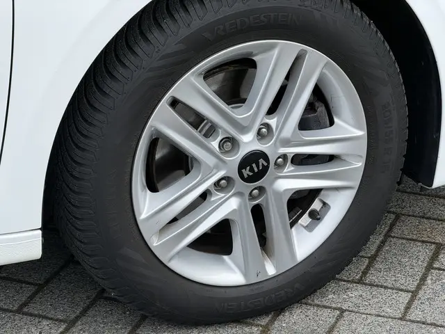 Kia Ceed 1.0 T-GDi DynamicLine 2020 Benzine 8