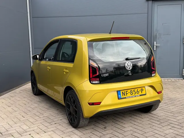 Volkswagen up! 1.0 BMT move up! Facelift / Nap 2017 Benzine 11