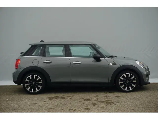MINI 5-Deurs 1.5 One First 2018 Benzine 3