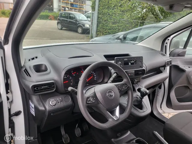 Opel Combo 1.2 PureTech 110 S&S L2 2023 Benzine 9