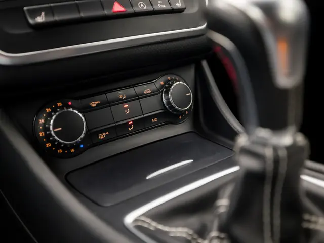 Mercedes-Benz A-Klasse 180 Sport 2015 Benzine 24