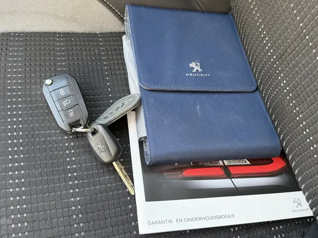 Peugeot 2008 1.6 VTi Allure 2015 Benzine 6