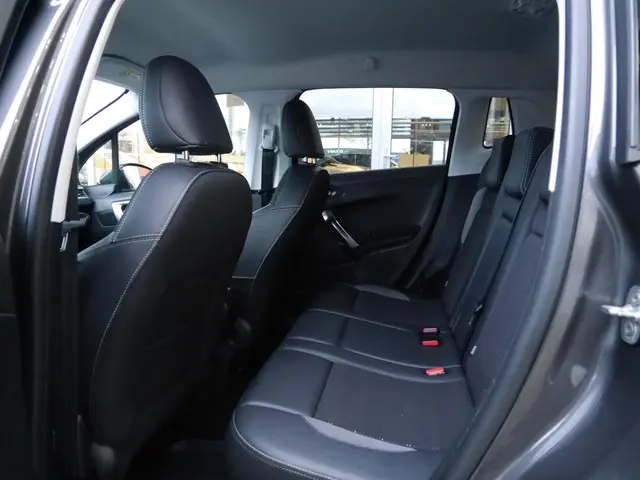 Peugeot 2008 1.2 PureTech Allure 2018 Benzine 9