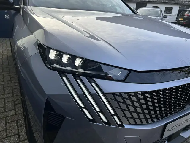 Peugeot 3008 1.2 Hybrid 145 GT 2024 Hybride Benzine 43
