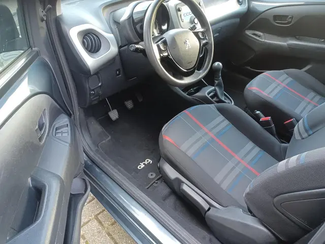 Peugeot 108 1.2 Puretech Allure 2015 Benzine 8