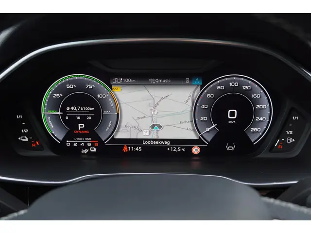 Audi Q3 45 TFSI e S edition 2021 Hybride Benzine 21