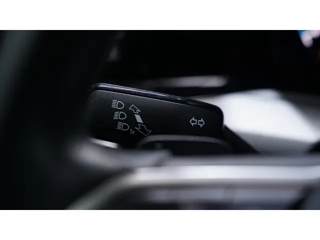 Volkswagen Golf 1.5 eTSI Life Business 2023 Benzine 24