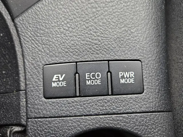 Toyota Auris 1.8 Hybrid Executive 2015 Hybride Benzine 24