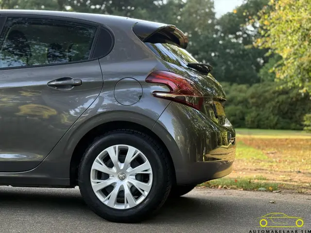 Peugeot 208 1.2 PureTech / Orig. NL / 1e eig. 2018 Benzine 10