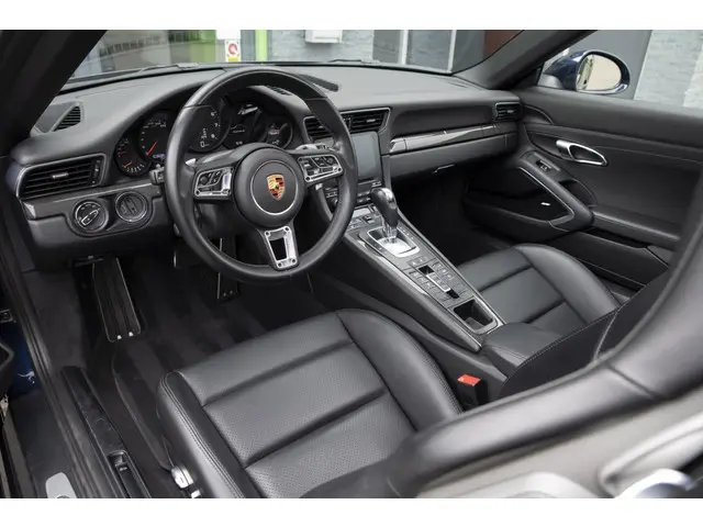 Porsche 911 3.0 Carrera 2018 Benzine 11