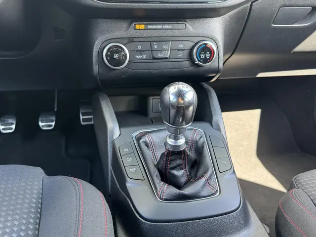 Ford Focus 1.0 ECOBOOST ST LINE BUSINESS 2020 Benzine 22
