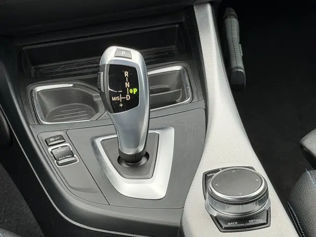 BMW 1 Serie 120i M Sport High Executive 2017 Benzine 16