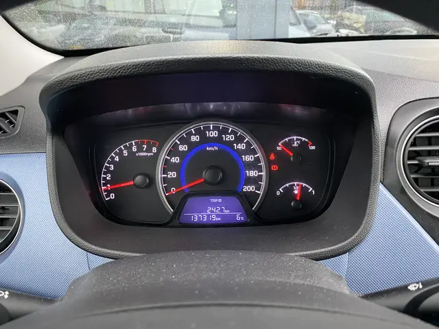 Hyundai i10 1.0i i-Motion Comfort 2016 Benzine 17