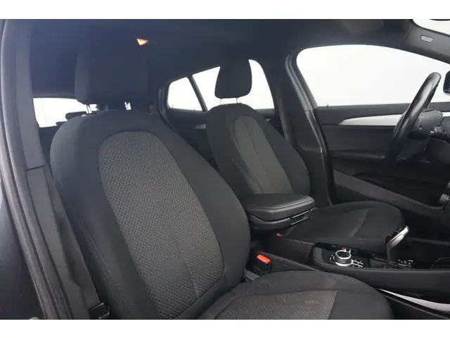 BMW X2 sDrive18i 2019 Benzine 6