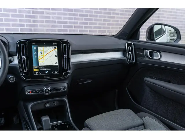 Volvo XC40 Plug-in Hybrid T5 Core 2023 Hybride Benzine 38