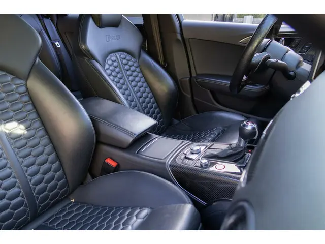 Audi RS6 Avant 4.0 TFSI RS 6 quattro 2015 Benzine 25