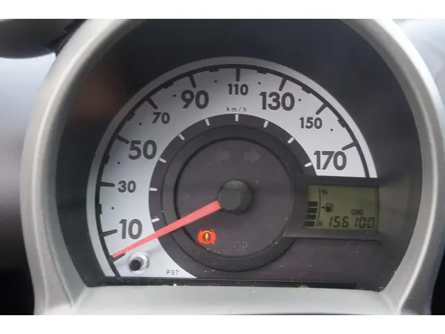 Peugeot 107 1.0 Active * Airco * LM Velgen * 2012 Benzine 7