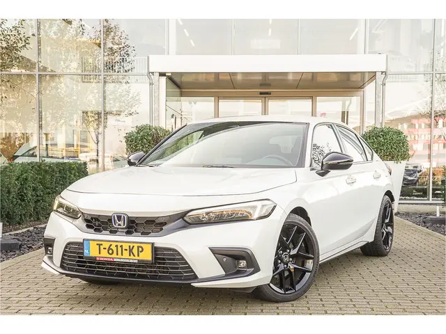 Honda Civic 2.0i e:HEV SPORT 2023 Hybride Benzine 2