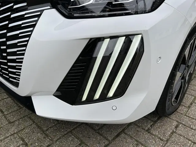 Peugeot 208 1.2 Turbo 100 PK Allure 2024 Benzine 40