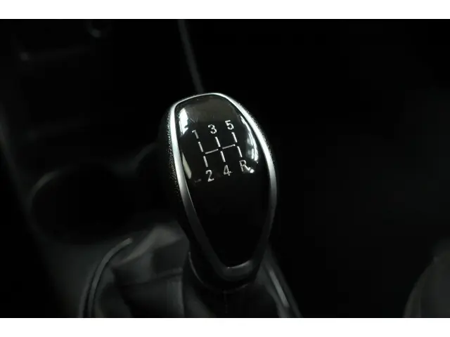 Opel KARL 1.0 Rocks 2018 Benzine 12