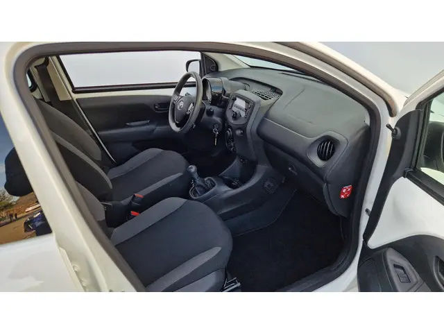 Toyota Aygo 1.0 VVT-i x-fun 2018 Benzine 21