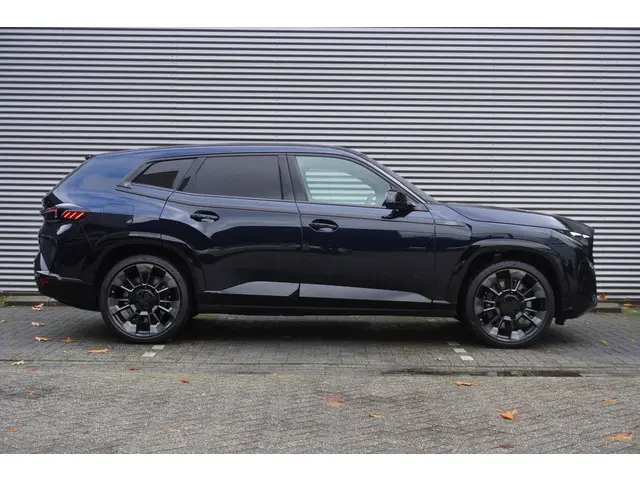 BMW XM 50e 2025 Hybride Benzine 6