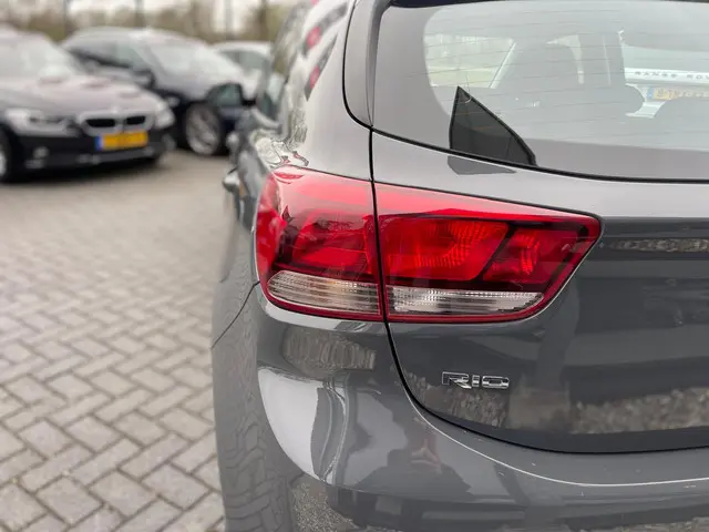 Kia Rio | Camera | Carplay| PDC | DAB | LMV | 2021 Benzine 9