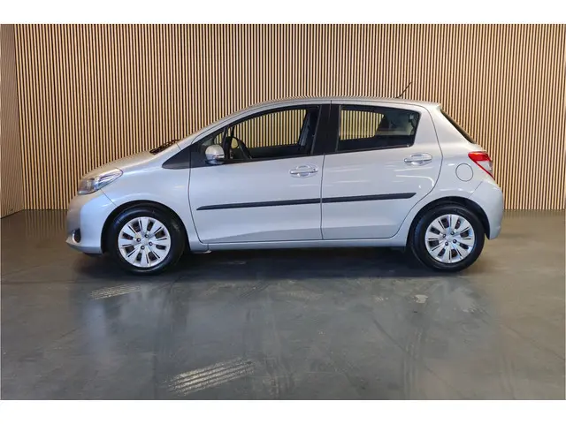 Toyota Yaris 1.3 VVT-i Aspiration 2013 Benzine 5