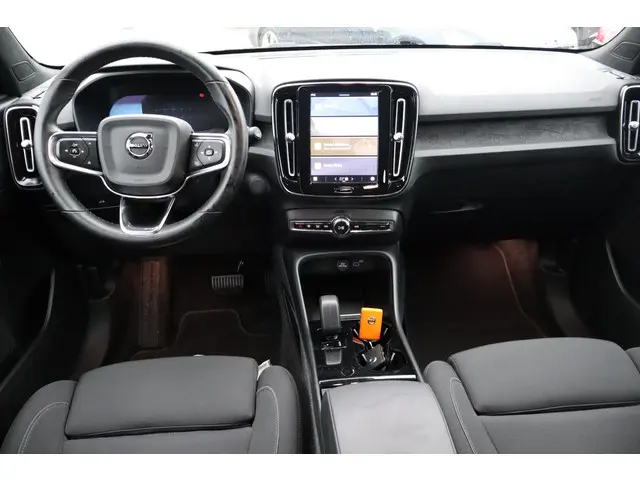 Volvo XC40 Recharge Core 2022 Elektrisch 2
