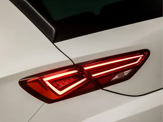 SEAT Leon 1.0 TSI Intense Sport 2018 Benzine 32