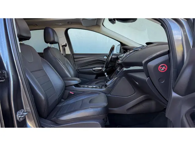 Ford Kuga 1.6 Titanium 2013 Benzine 12