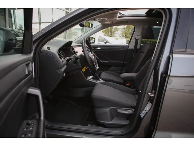 Volkswagen T-Roc 1.0 TSI Sport | Pano | 2019 Benzine 4