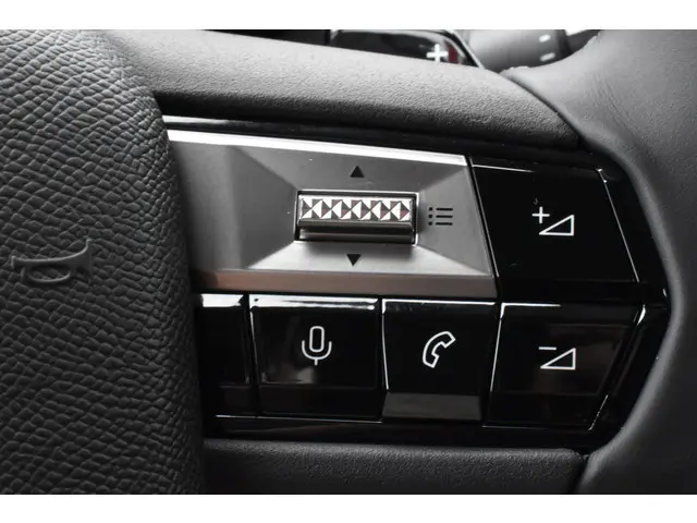 DS DS 4 PureTech 130 EAT8 Bastille 2024 Benzine 19