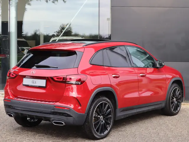Mercedes-Benz GLA 250 e AMG Line 2022 Hybride Benzine 2