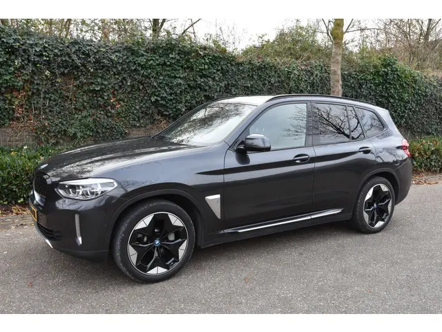 BMW iX3 High Executive 80 kWh 2021 Elektrisch 2