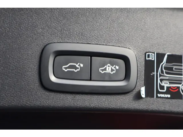 Volvo XC40 1.5 T3 R-Design 2020 Benzine 36